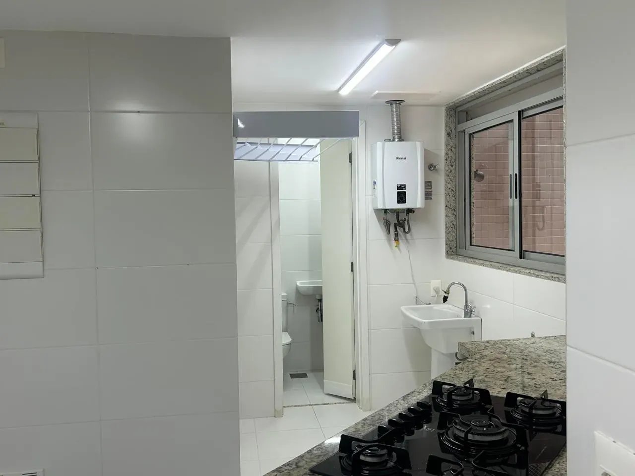 4-bedroom apartment in a building with a sauna — photo 9