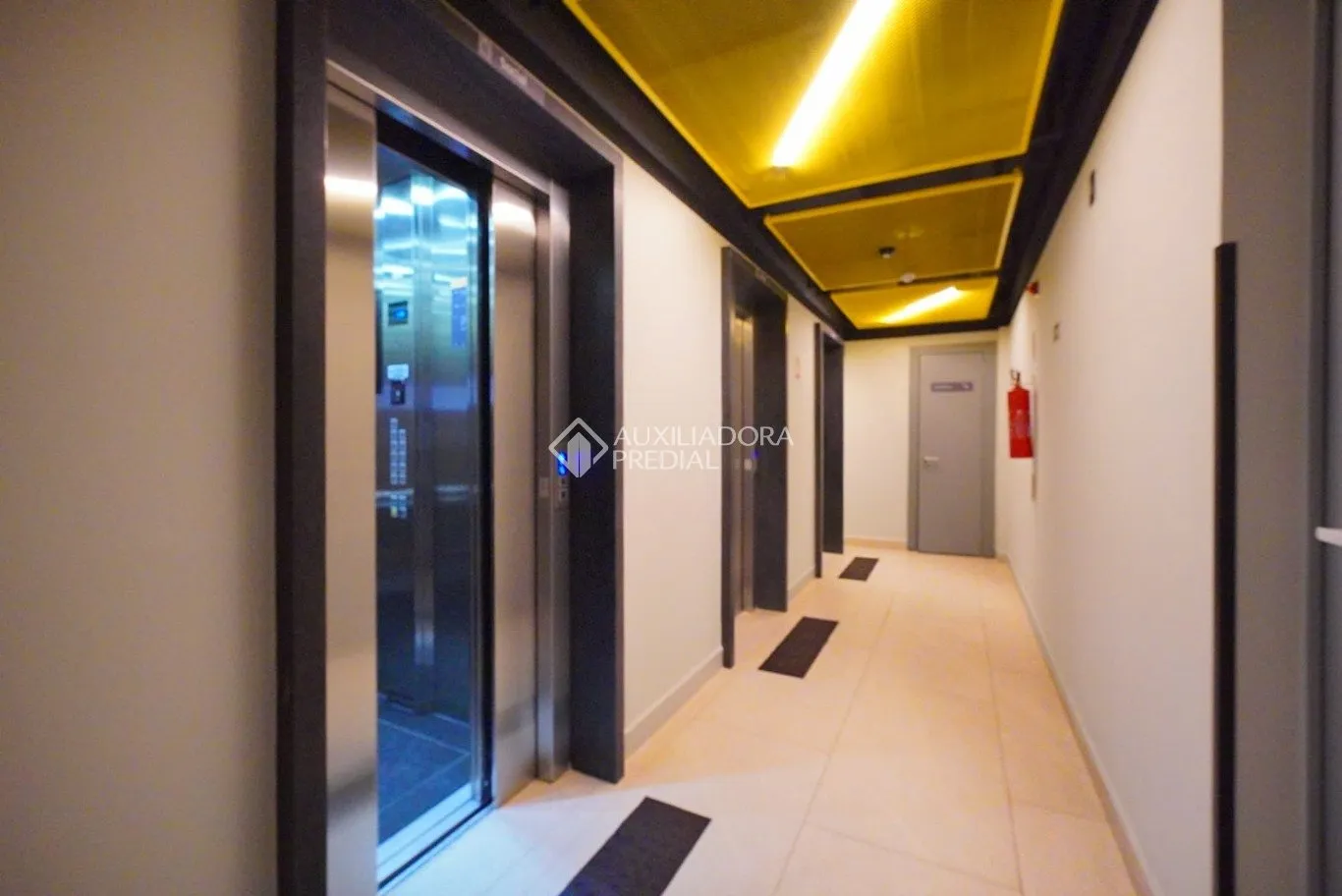 Furnished 36 m² studio with 1 bedroom and city view — photo 15
