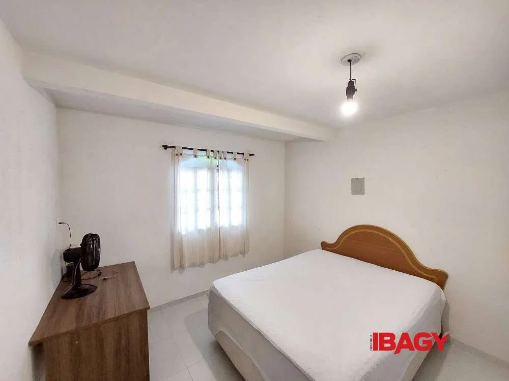 3-bedroom house with a washing machine in Florianópolis — photo 12