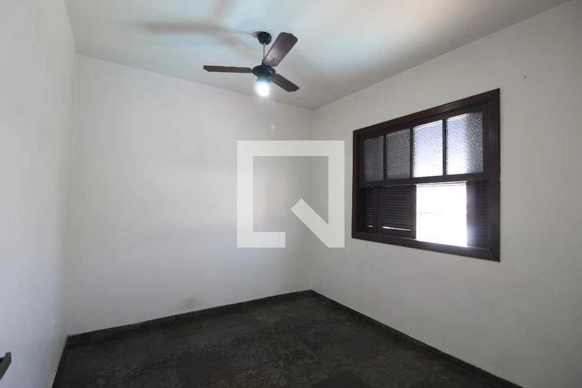265 m² house with a home office and a bathtub — photo 5