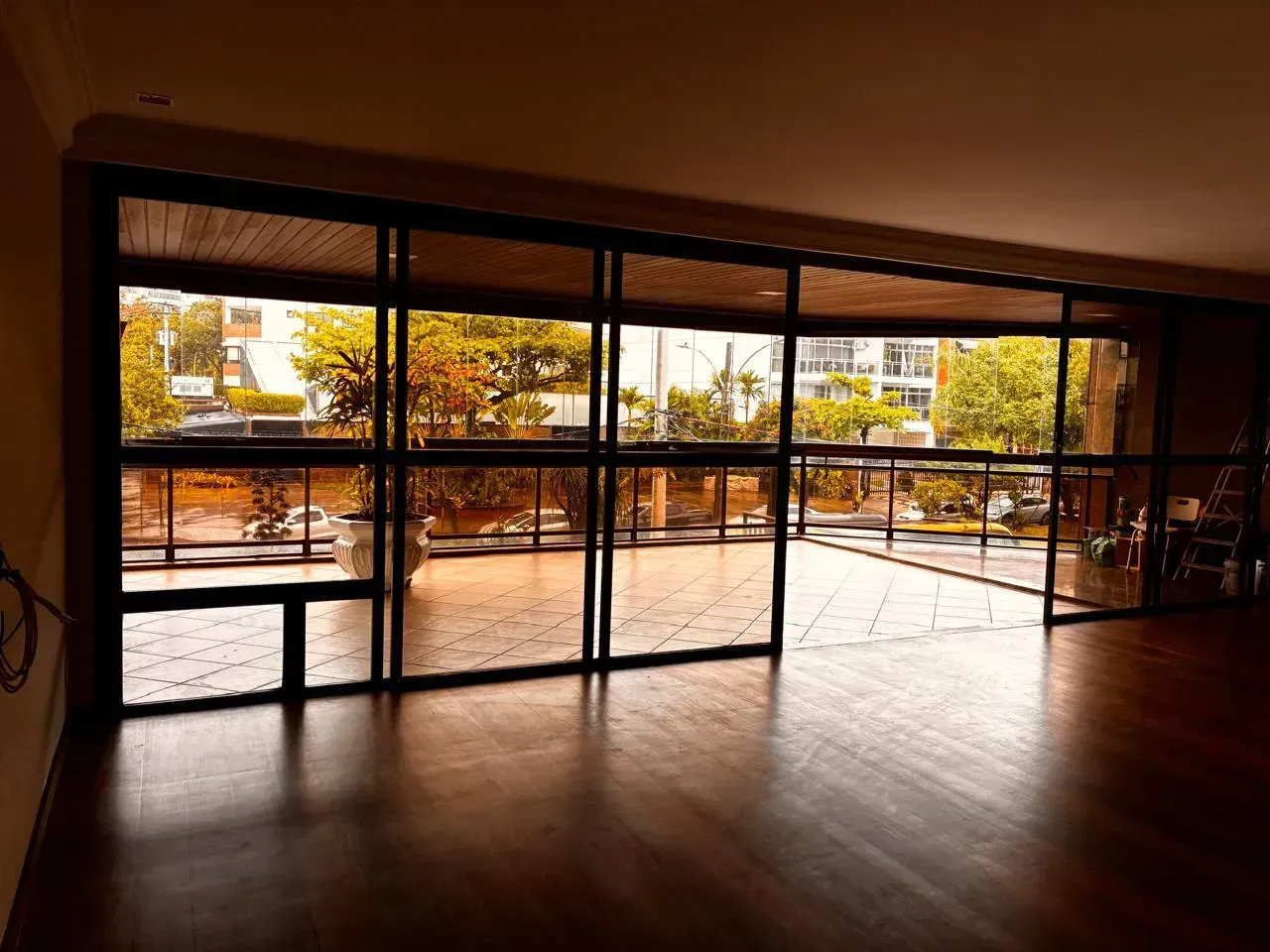 Unfurnished apartment with 3 bedrooms and a balcony — photo 9