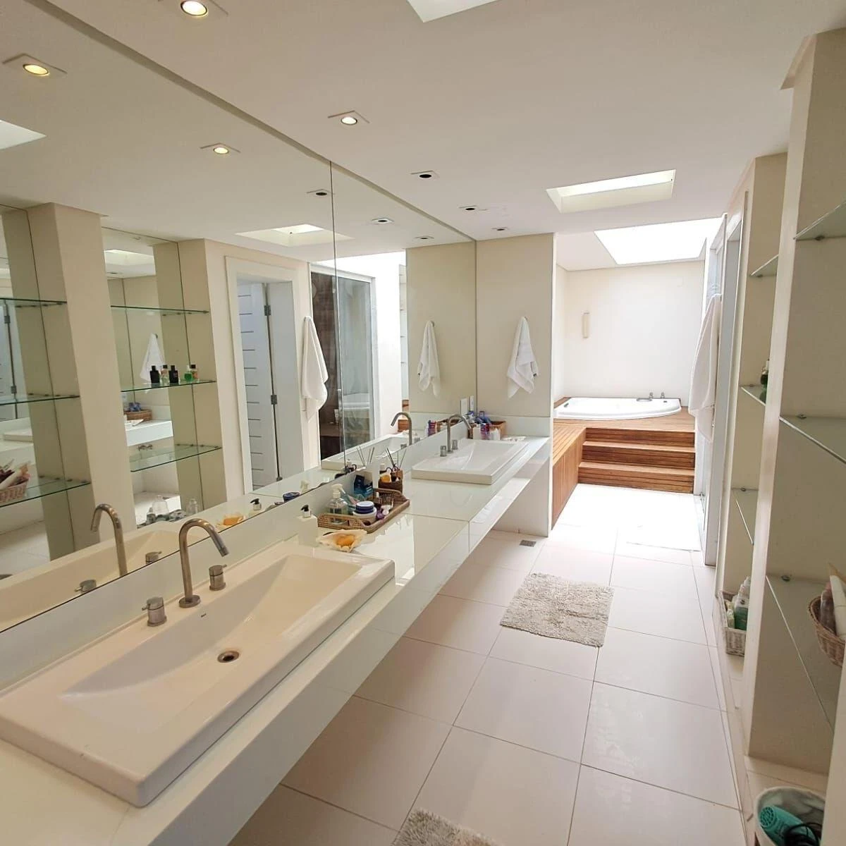 Furnished 4-bedroom house with 1450 m² and 4 parking — photo 33