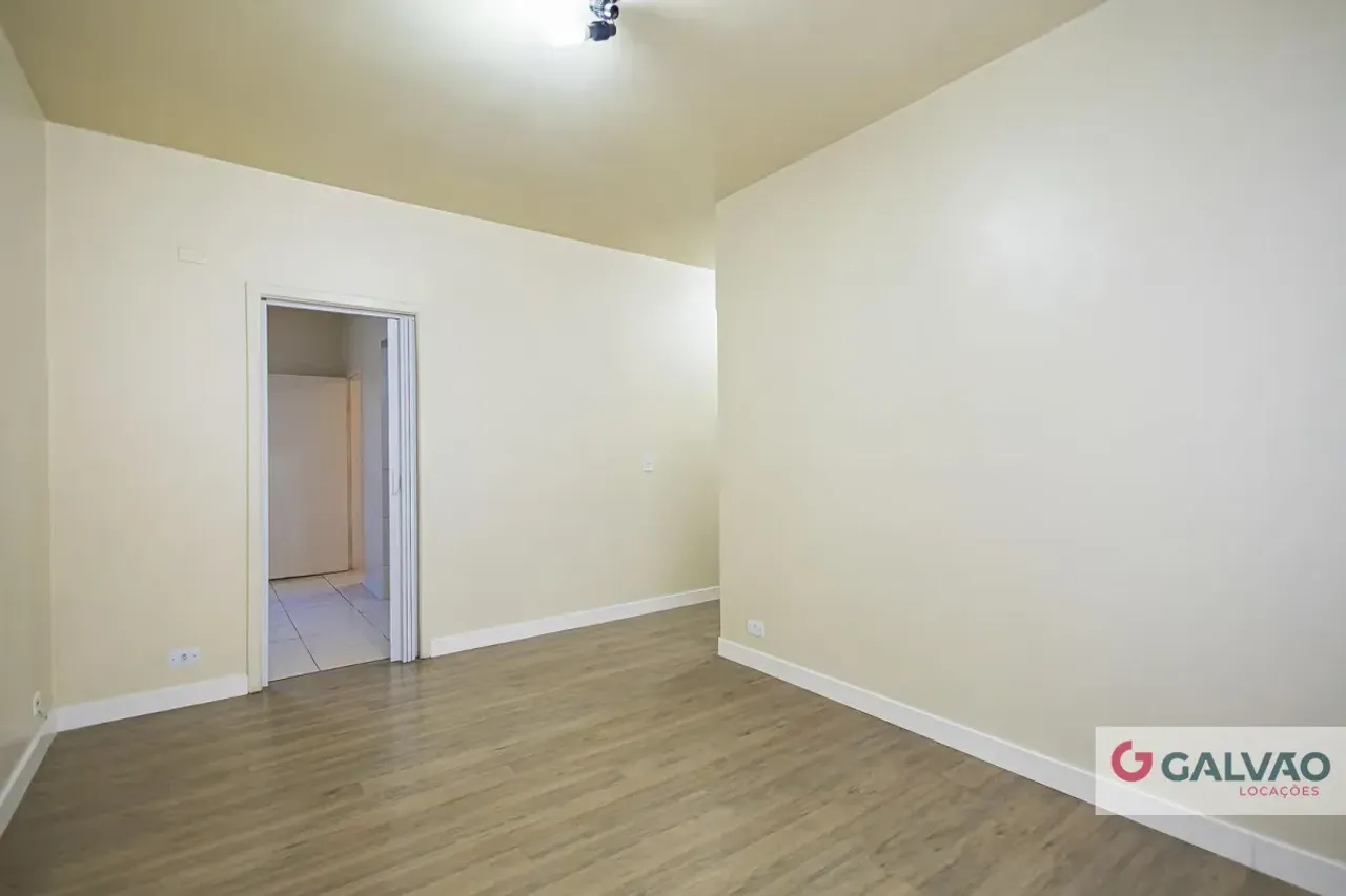 Apartamento con cocina cerrada y 3 dormitorios
