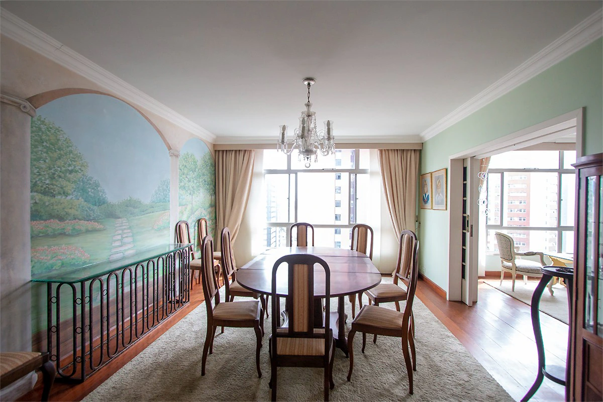 Glass-enclosed balcony in a 4-bedroom apartment, 382 m² — photo 16