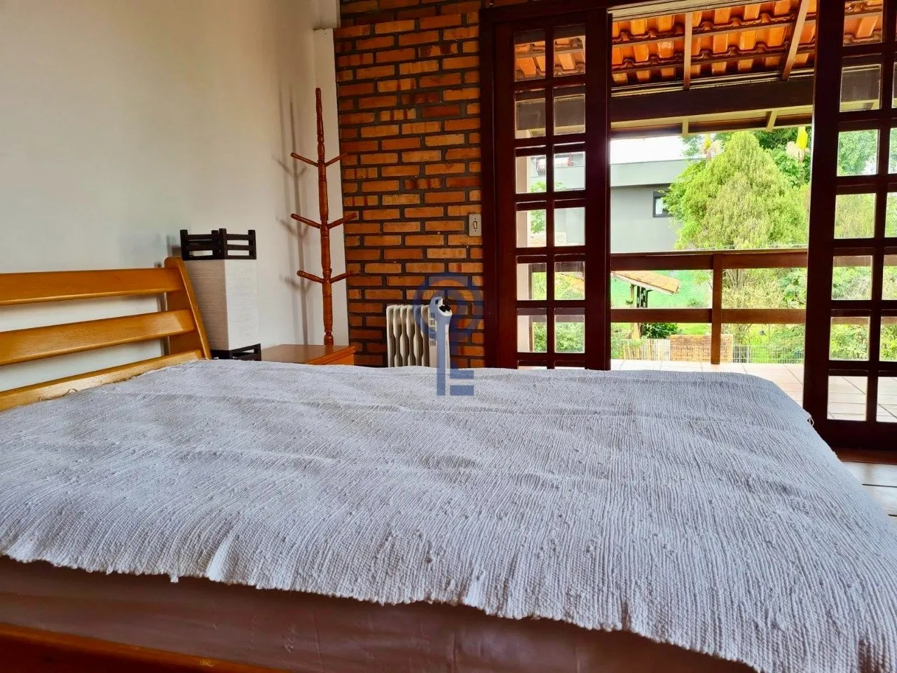 House with 2 bedrooms, both en-suite, plus private garden — photo 28