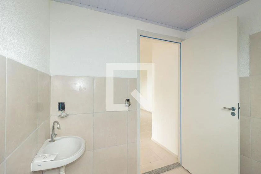 2-bedroom apartment in a building with a gym — photo 38