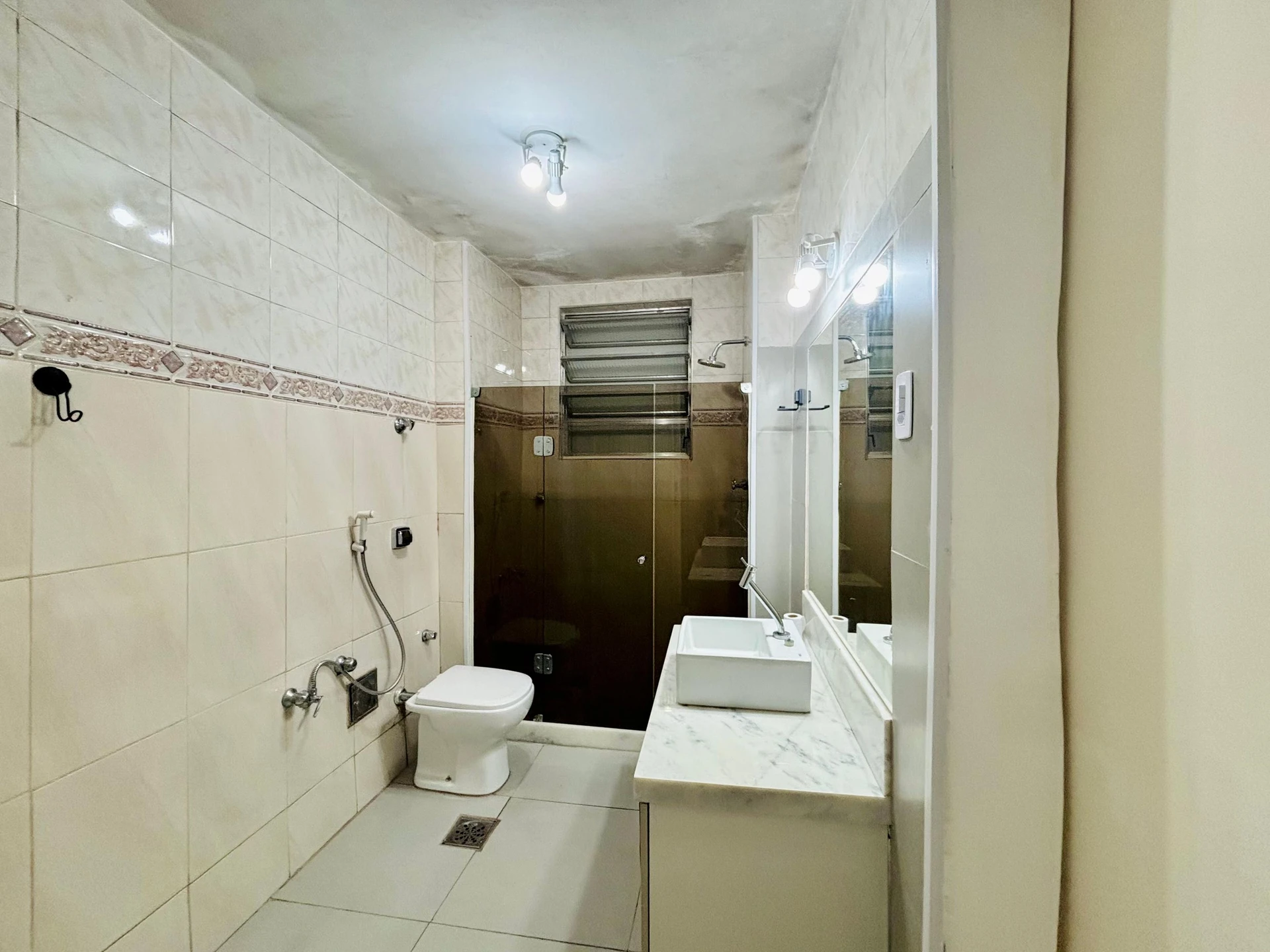 Wood or laminate floors in a 3-bedroom apartment, 110 m² — photo 33