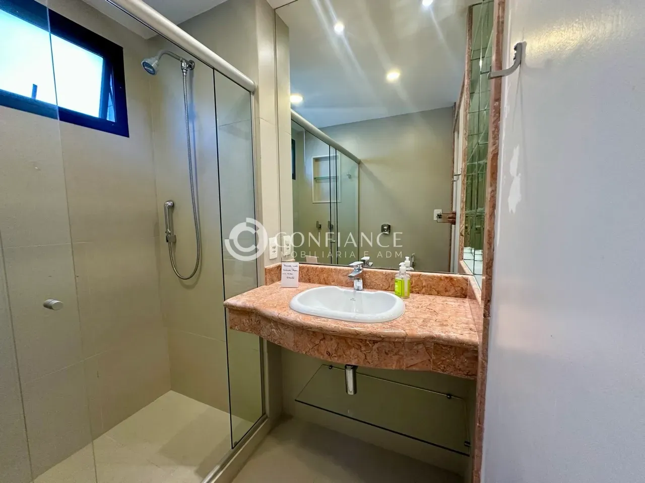 Apartamento de 230 m² com 2 quartos e armários embutidos — photo 43