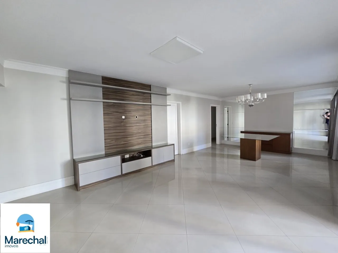 146 m² apartment with 3 bedrooms and 4 bathrooms — photo 3