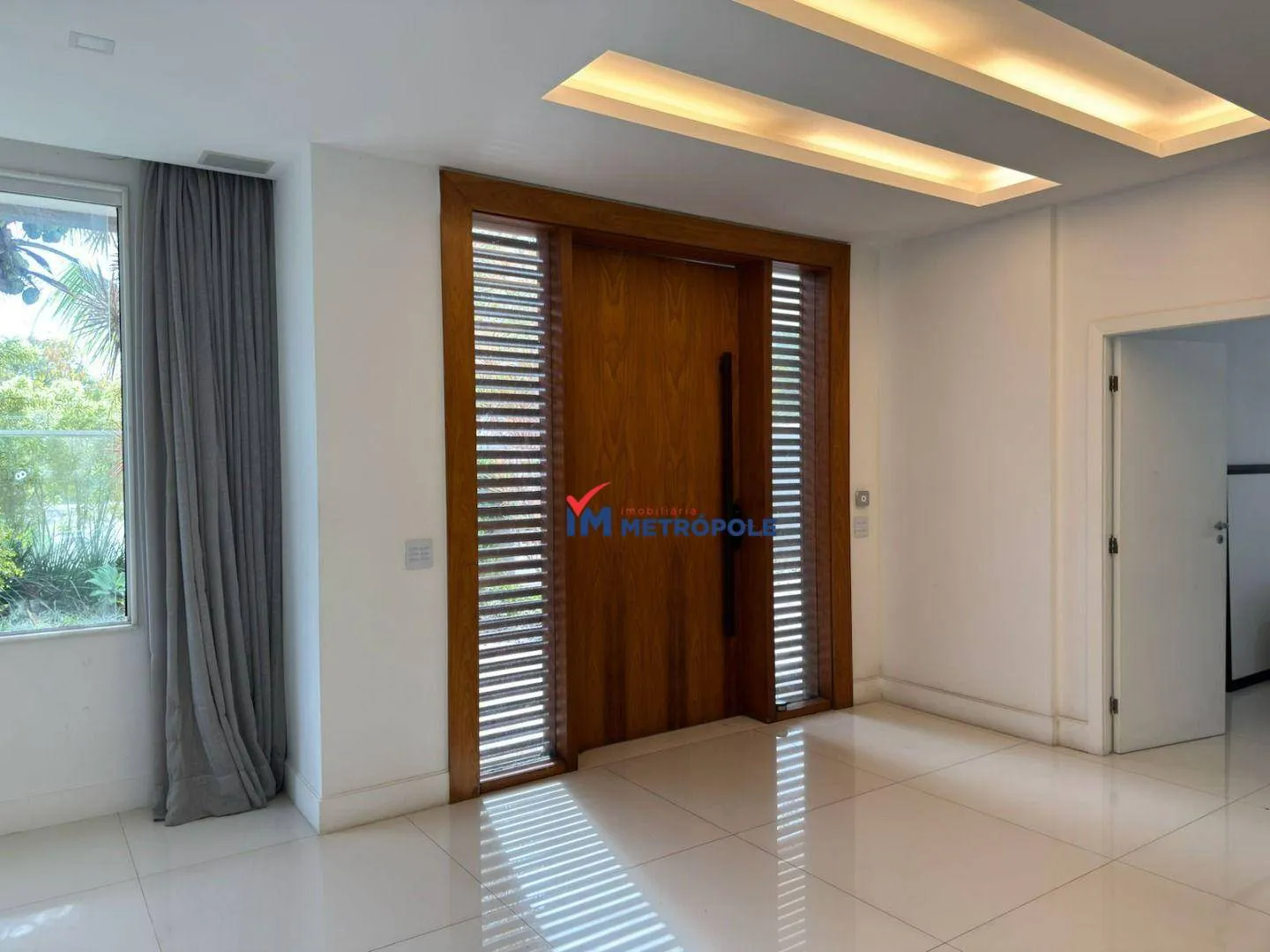 5 quartos e janelas do piso ao teto: casa de 600 m² — photo 17