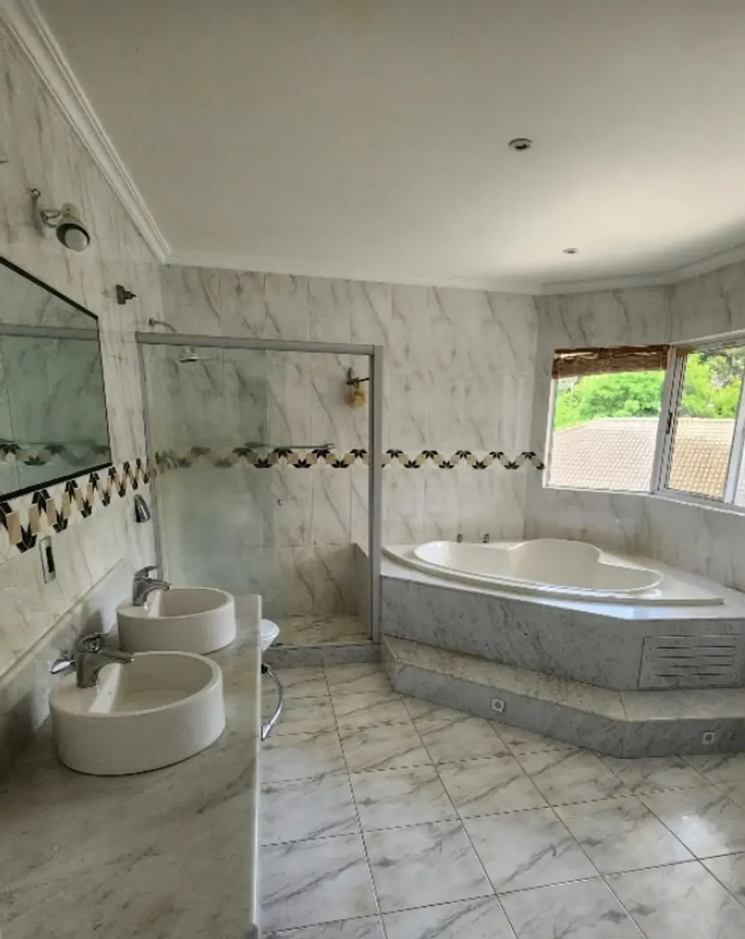 Casa com janelas do piso ao teto, Barra da Tijuca — photo 4
