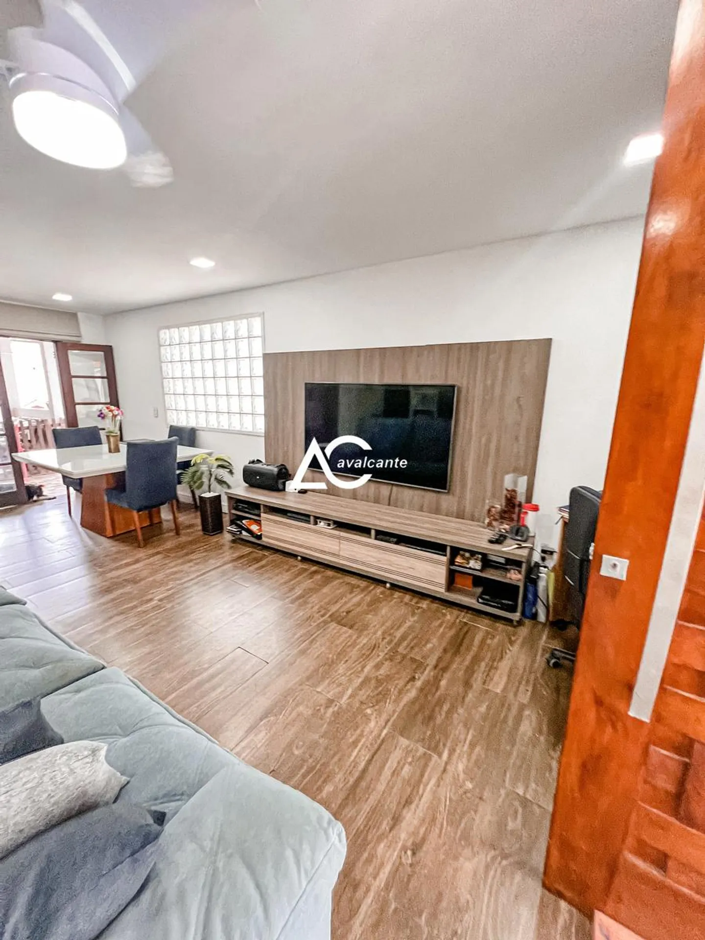 Washing machine in a 3-bedroom house, 360 m² — photo 21