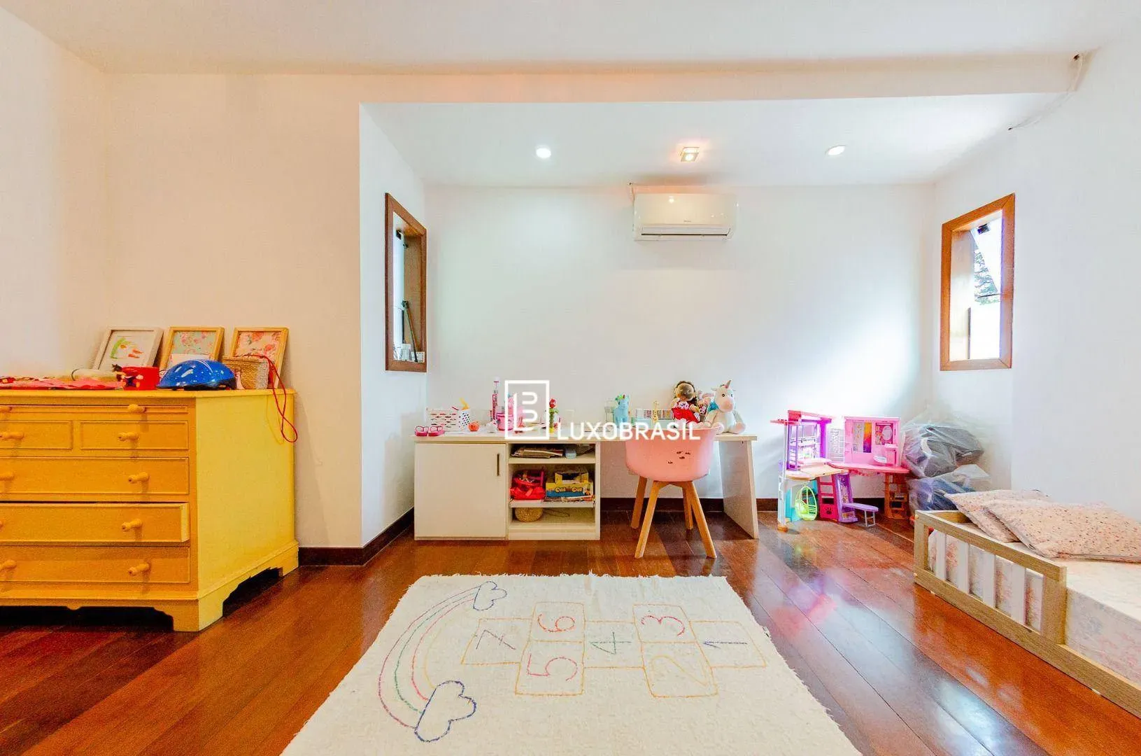 Furnished house with 6 en-suite bedrooms and 9 parking — photo 78