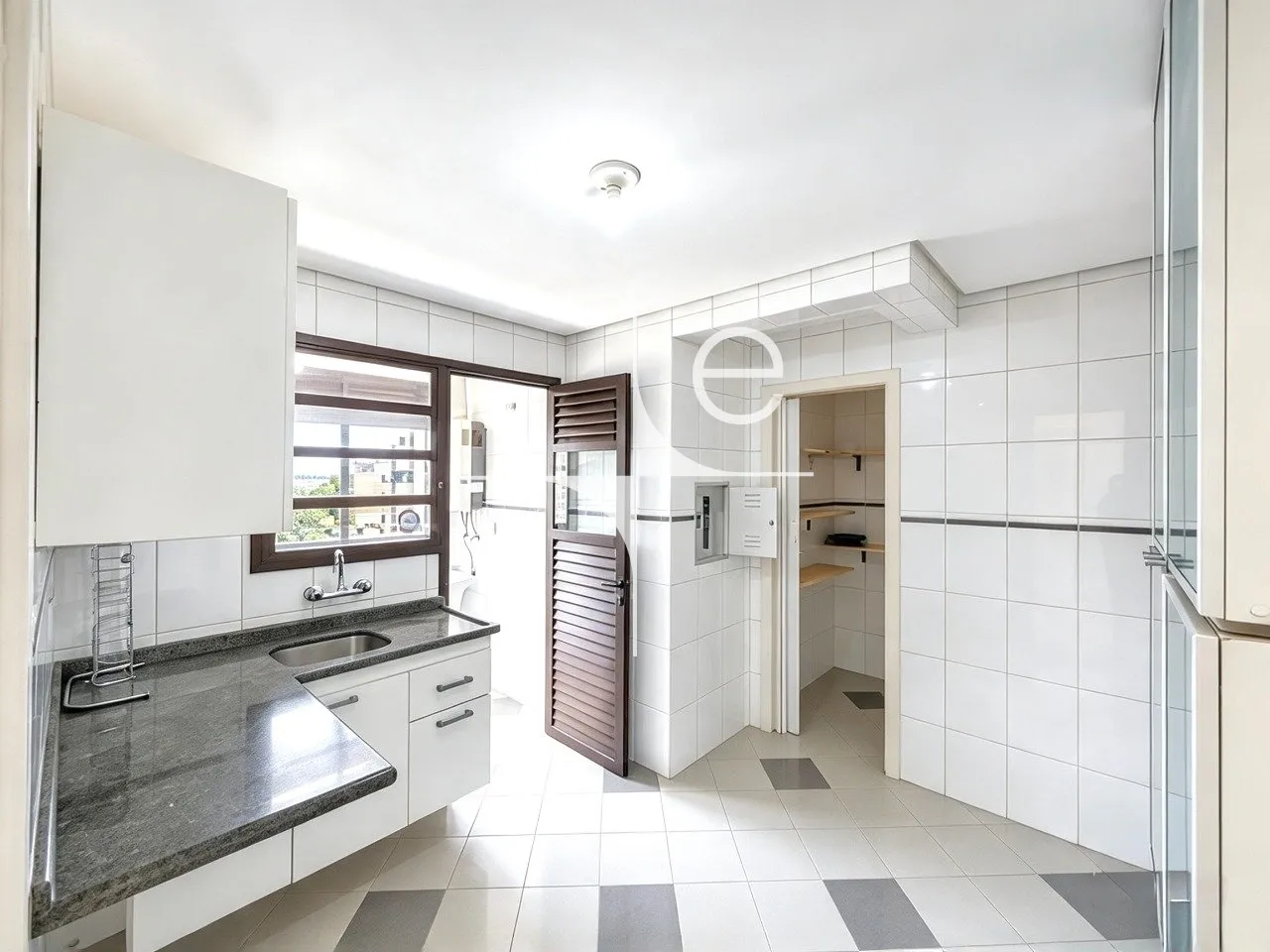 2-bedroom, 64 m² apartment in Florianópolis — photo 17