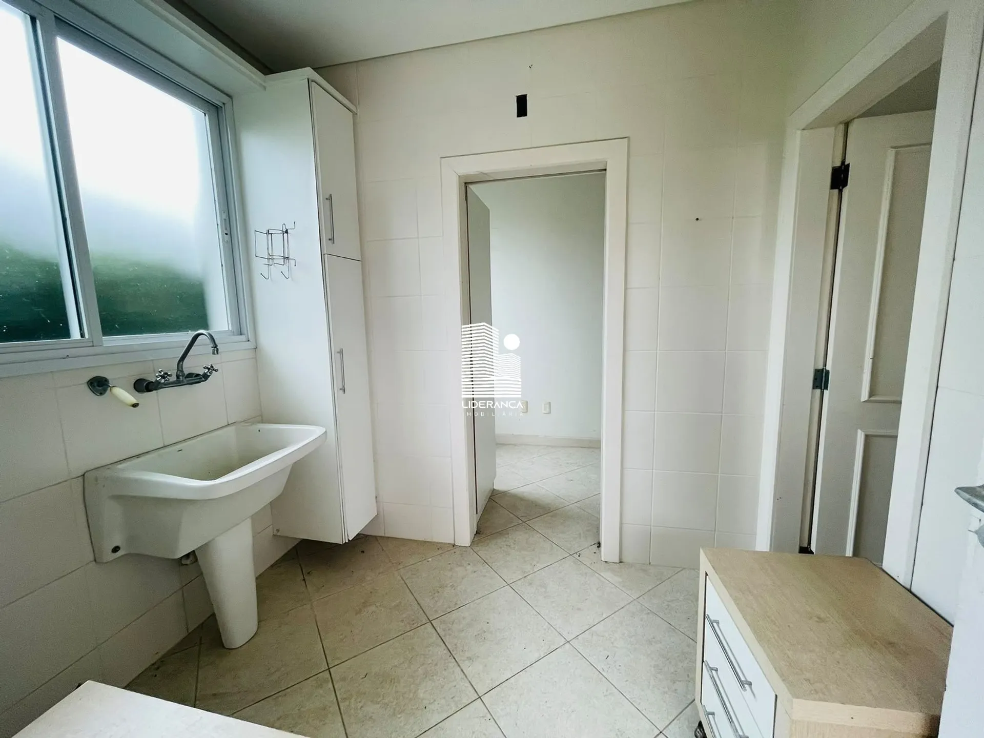 450 m² house with 4 bedrooms and a private garden — photo 19