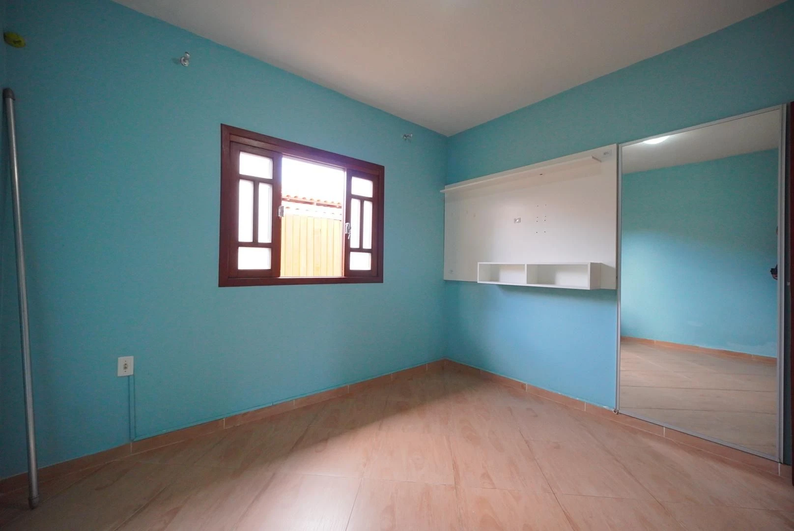 78 m² house with a jacuzzi and a bathtub — photo 17