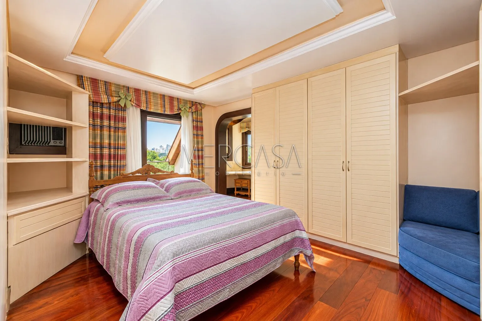 3-bedroom house with a bathtub in Curitiba — photo 13
