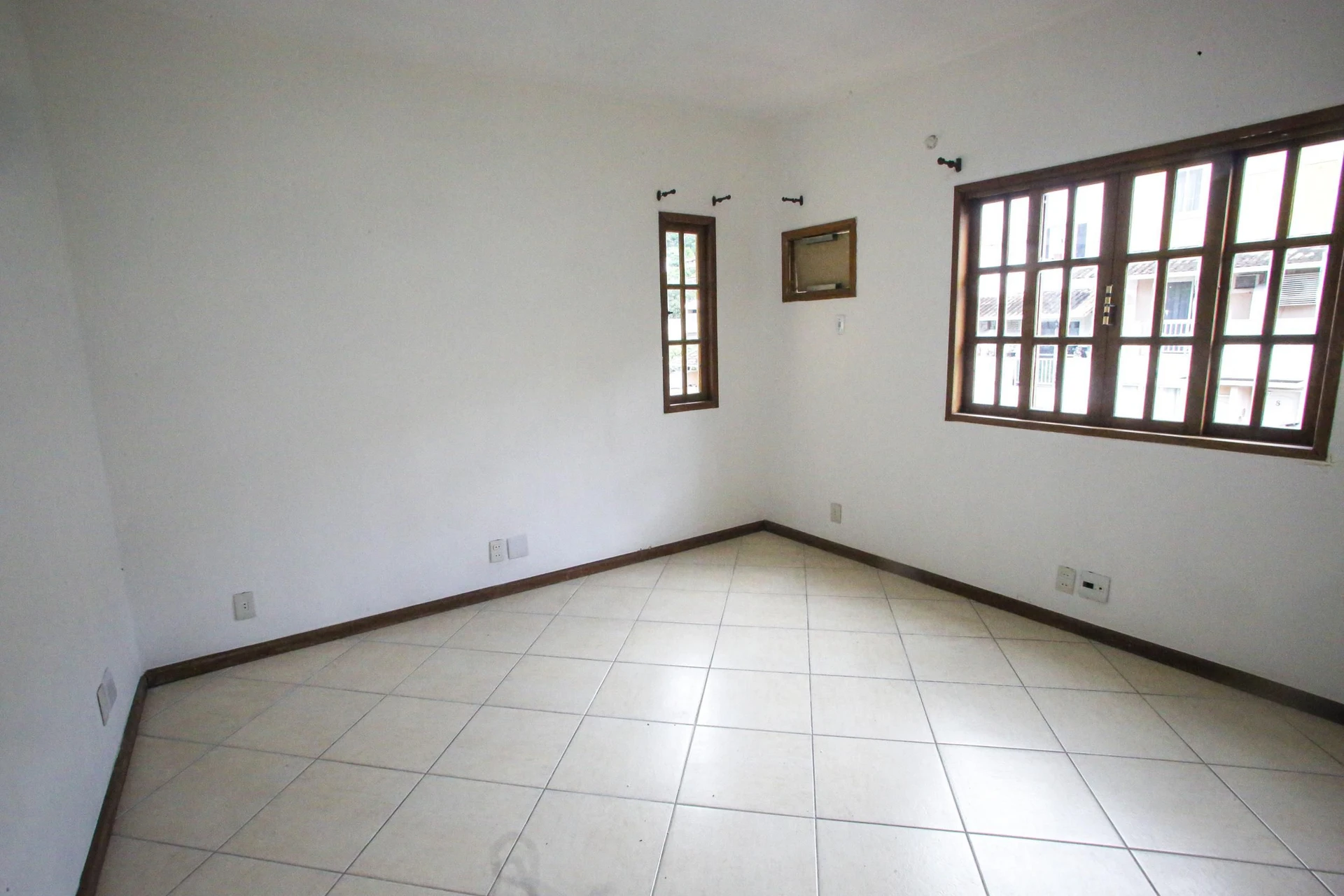 4-bedroom house with a bathtub in Rio de Janeiro — photo 4