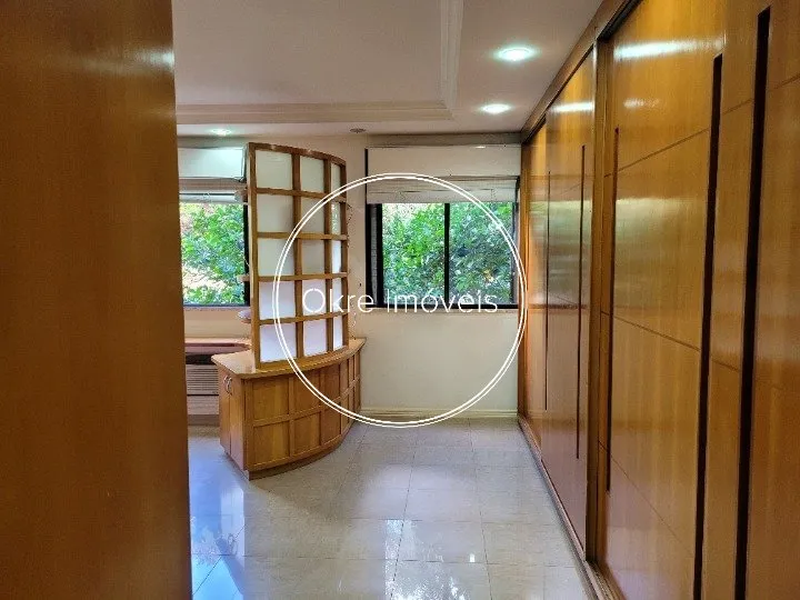 Apartment with 4 bedrooms and built-in wardrobes — photo 27