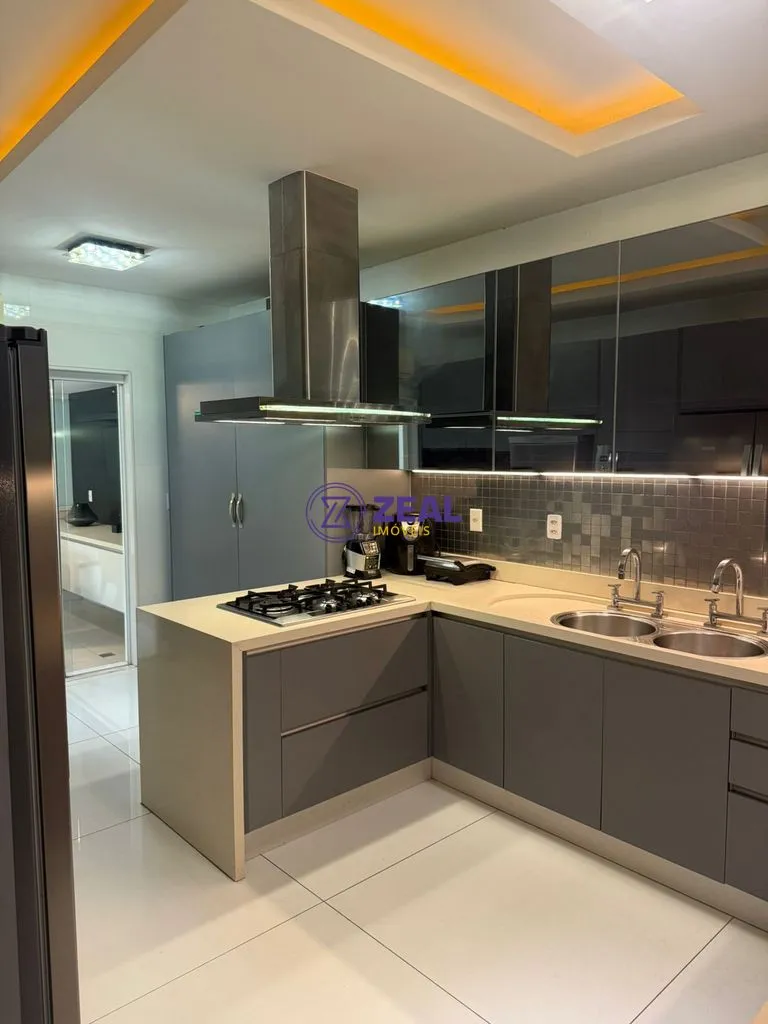 Furnished house with 4 suites and an integrated kitchen 380 m² — photo 28