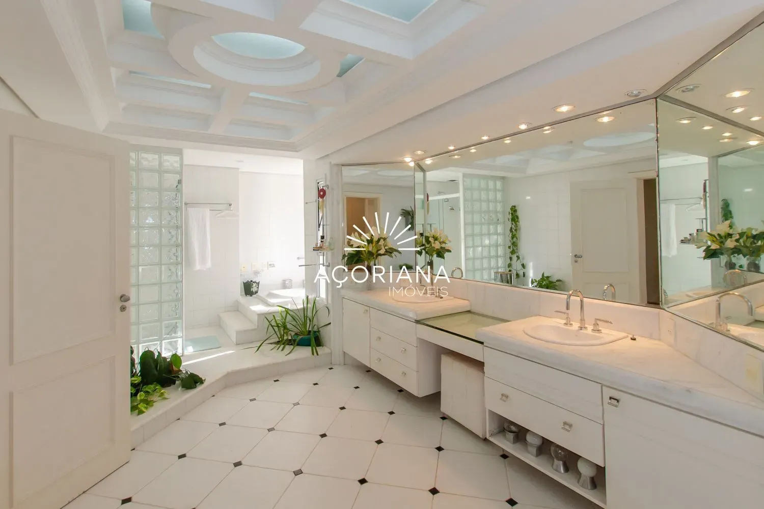 Furnished house with 5 en-suite bedrooms and 8 baths — photo 95