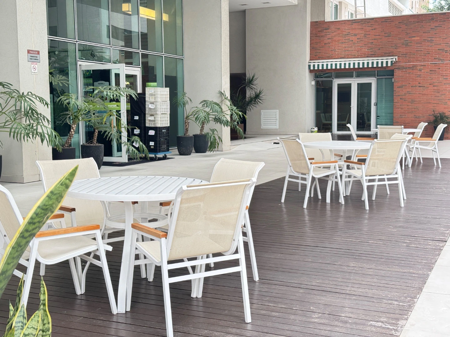 Furnished apartment, 43 m², with a glass-enclosed balcony — photo 19