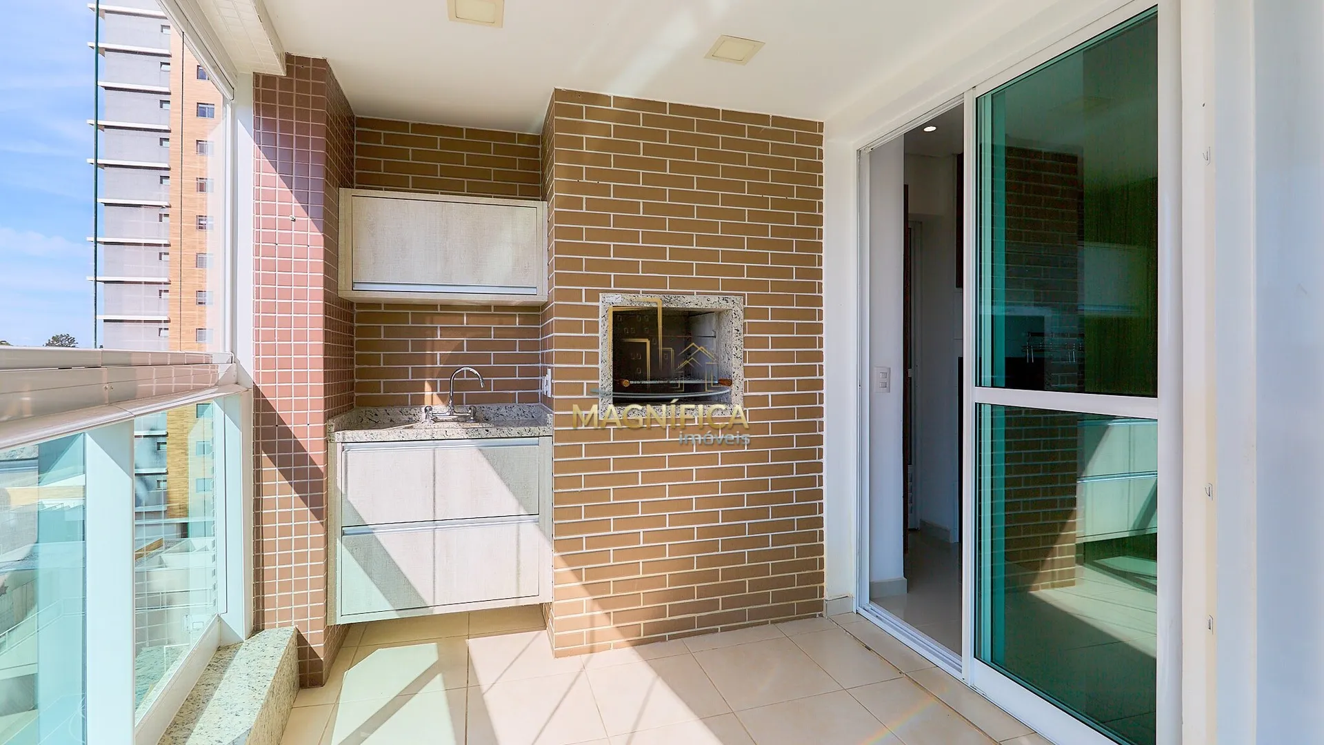 Apartamento mobiliado com 3 suítes e 2 vagas — photo 2