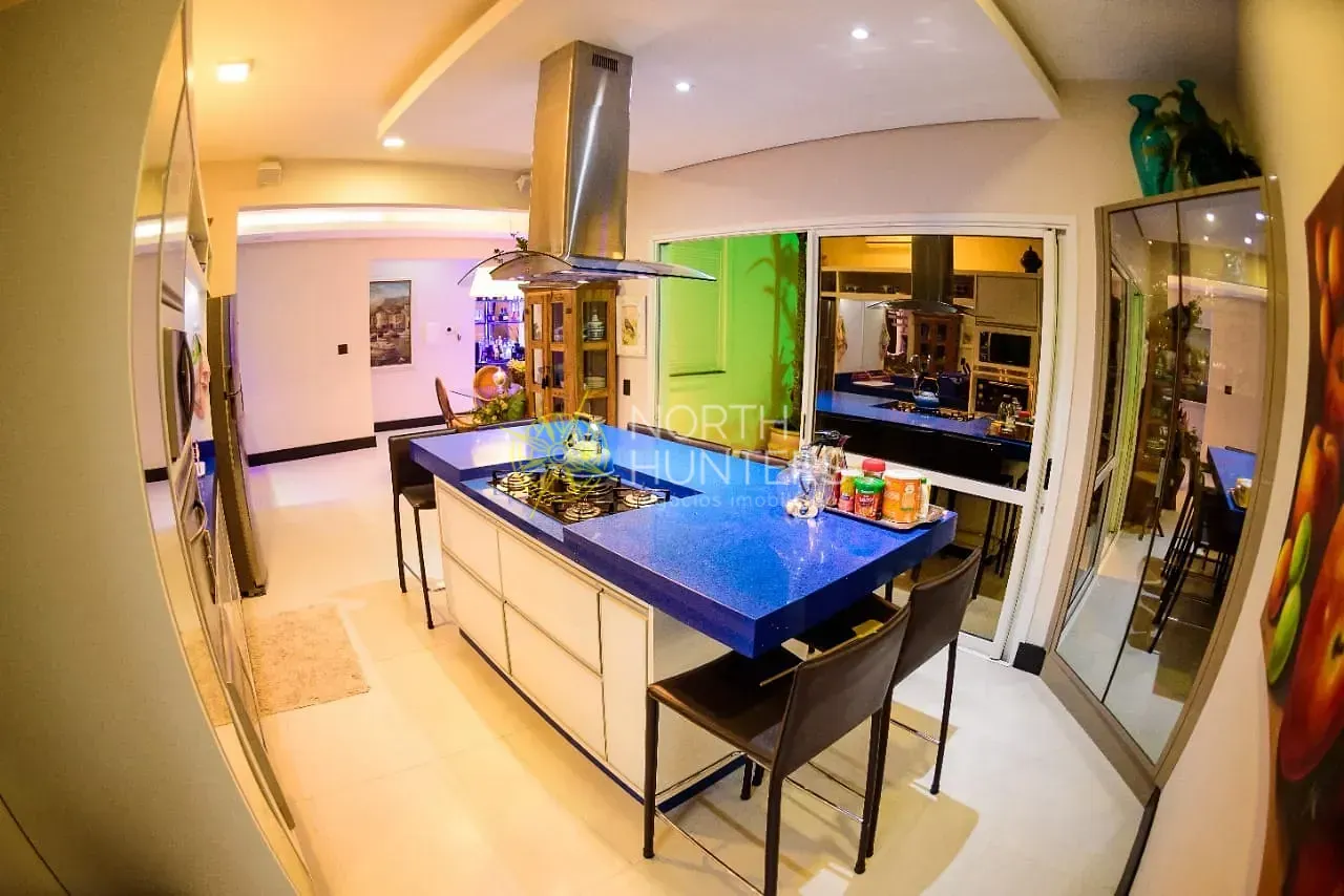 Casa con 5 dormitorios y cocina de concepto abierto — photo 44