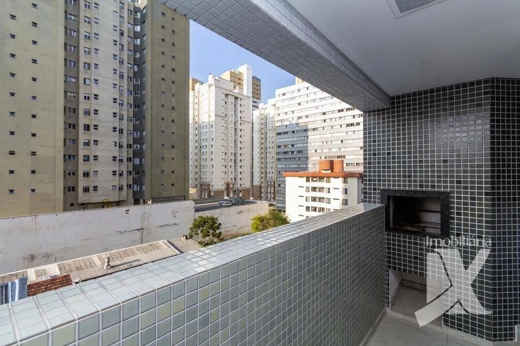 Apartment on the 4th floor with a grill on the balcony