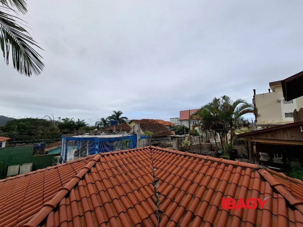Casa de 4 dormitórios (1 suíte) com 182 m² e 2 vagas — photo 24