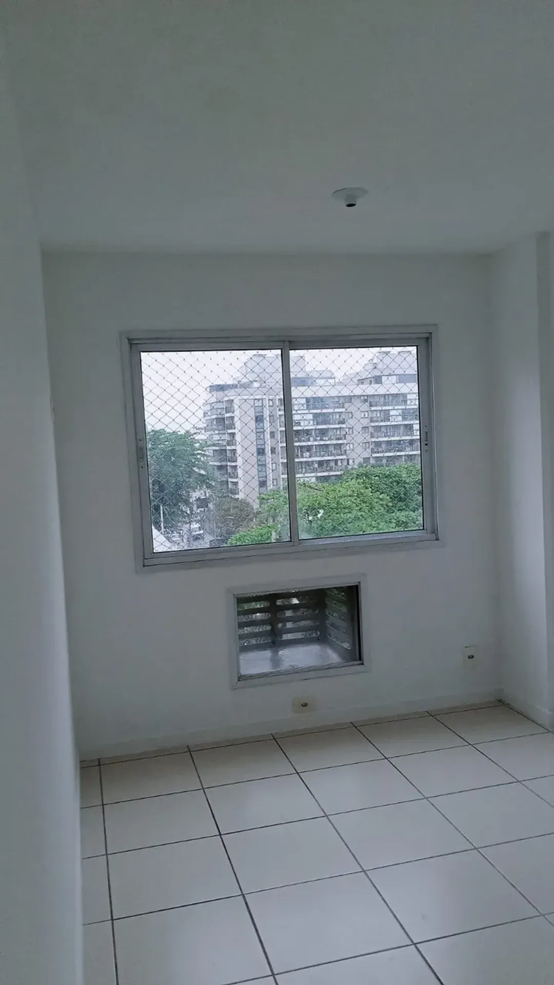 Балкон з грилем та 2 спальні: квартира 60 м² — photo 11