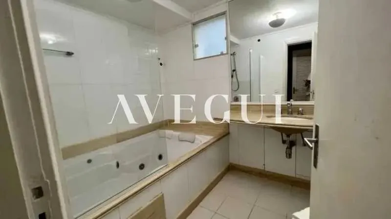 House with 5 bedrooms and closed kitchen, 700 m² — photo 17