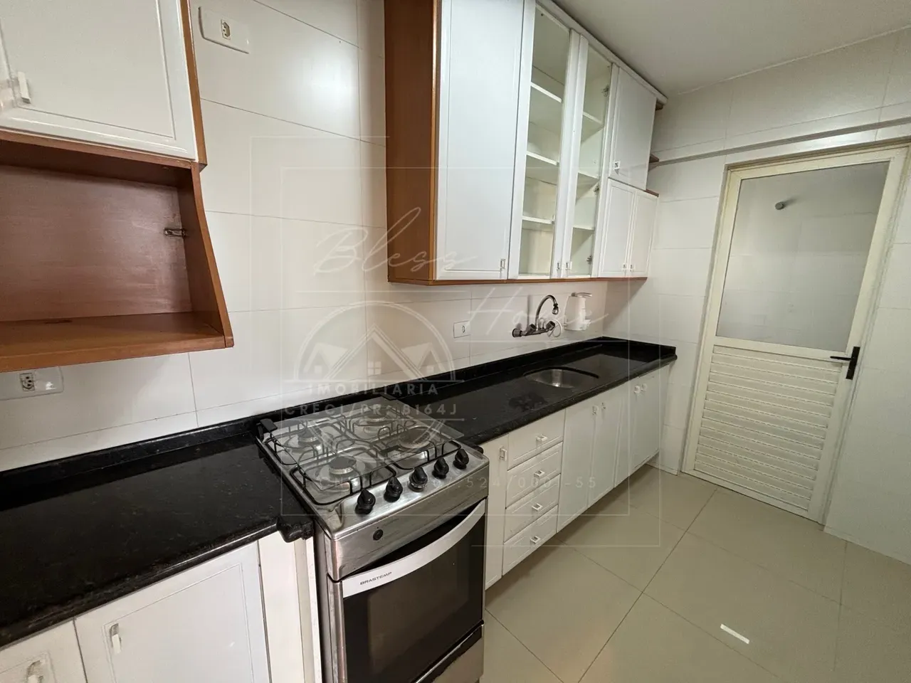 3-bedroom apartment with a closed kitchen and 2 bathrooms — photo 8
