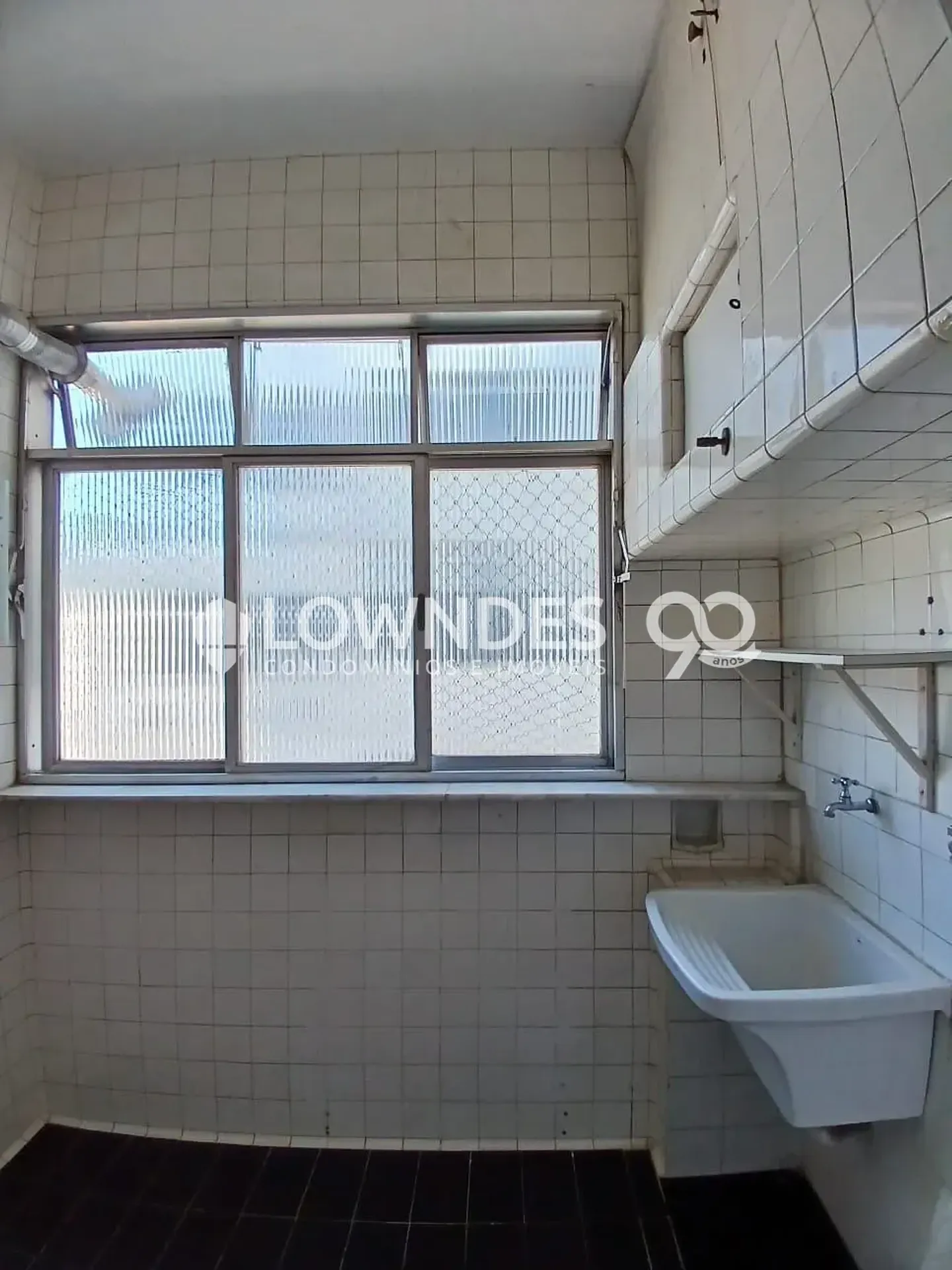 3-bedroom apartment with 1 bathroom and parking space — photo 50