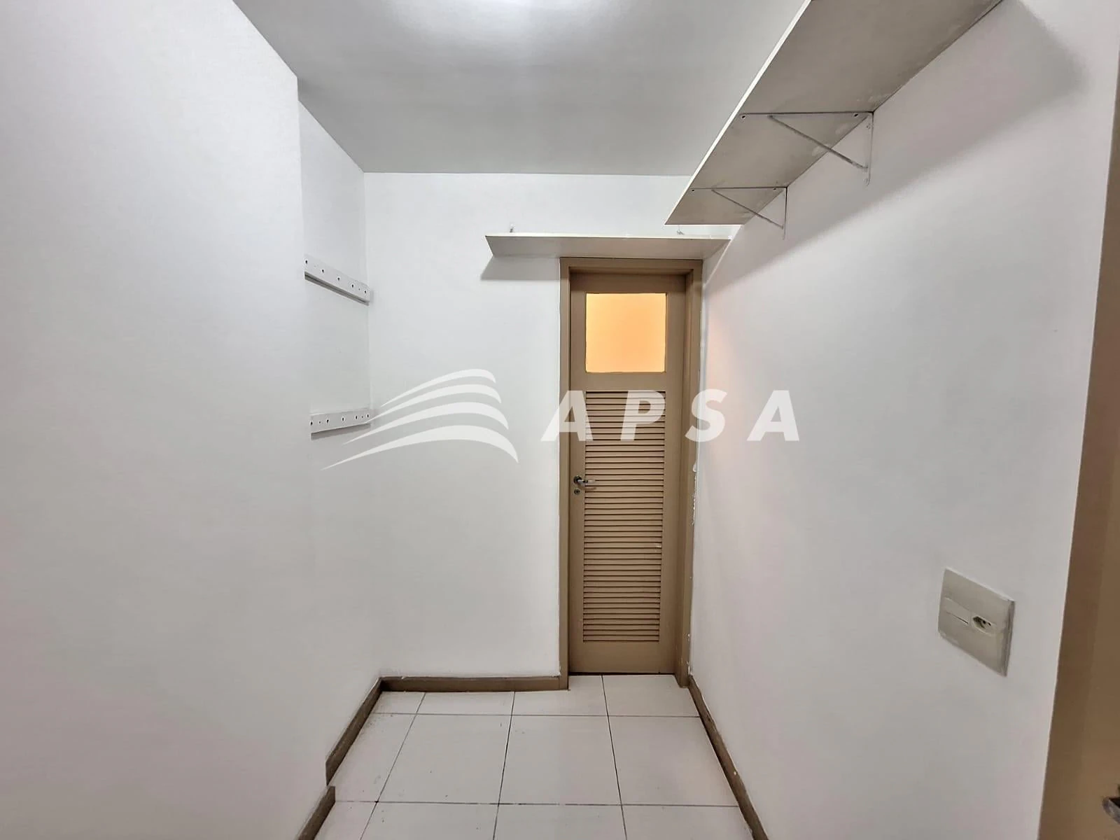 Деревянный пол или ламинат и 2 спальни: квартира 80 м² — photo 18