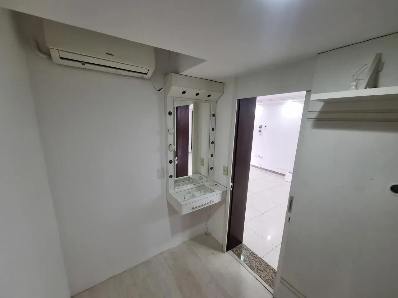 Walk-in closet in a 4-bedroom apartment, 110 m² — photo 22