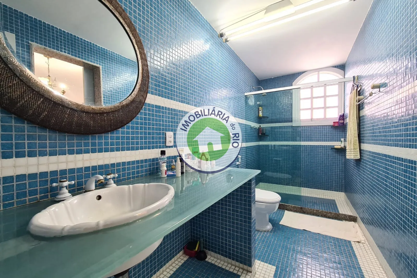 House with 5 bedrooms and 5 bathrooms plus 4 parking spaces — photo 25