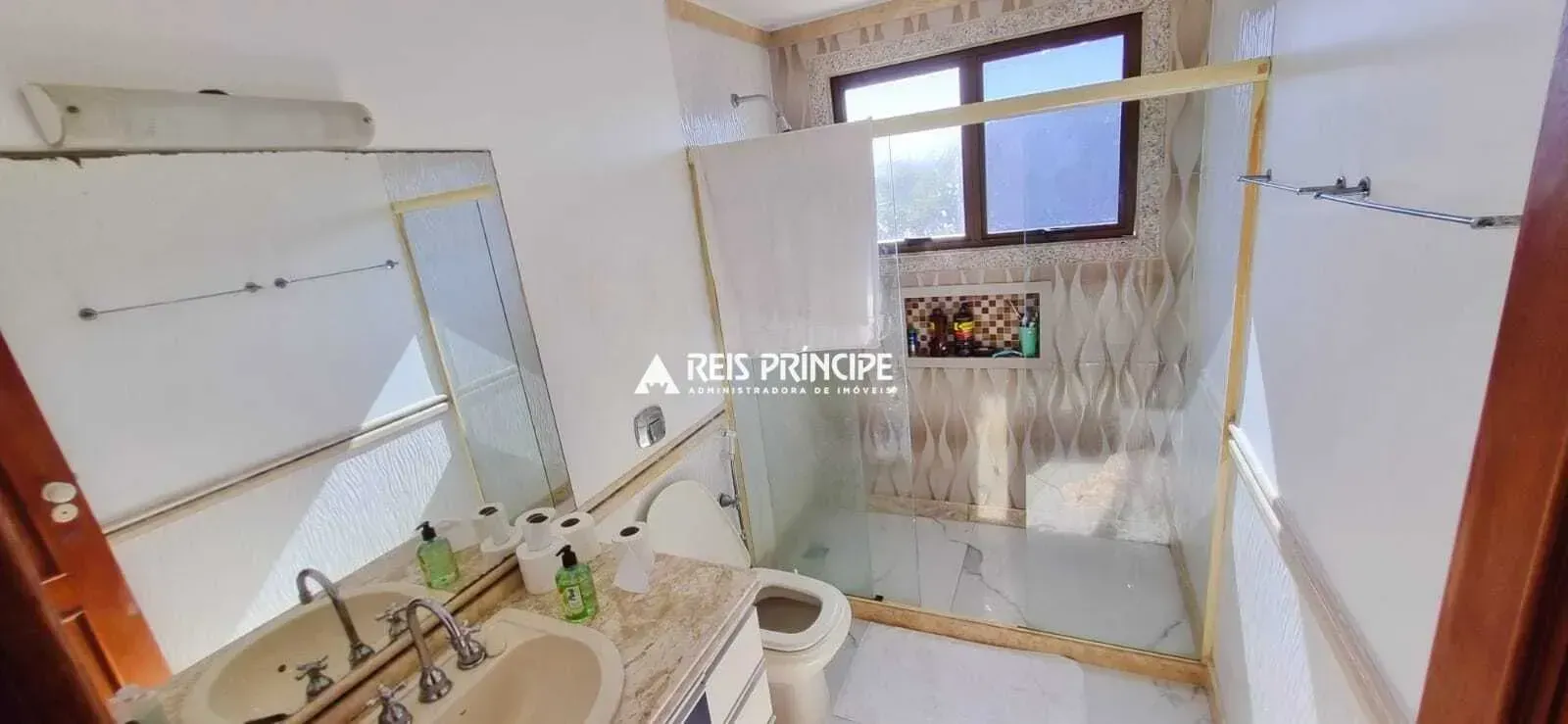 Furnished apartment with 3 bedrooms and 5 bathrooms — photo 21