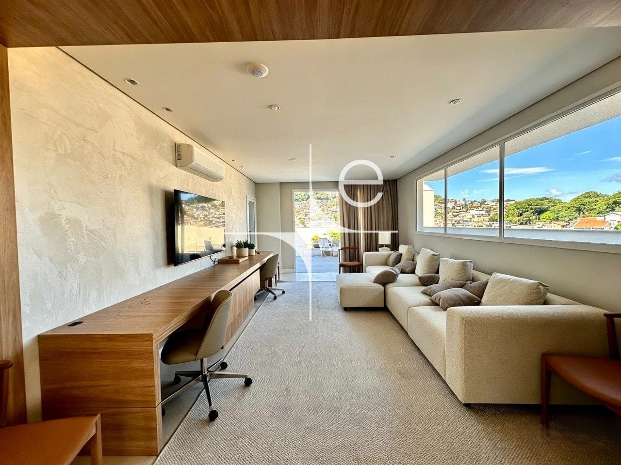 Furnished 1-bedroom apartment with an open-plan kitchen — photo 11