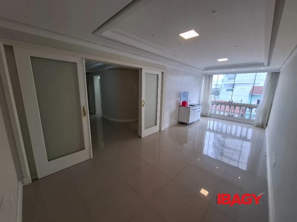 Unfurnished 2-bedroom apartment with 107 m²