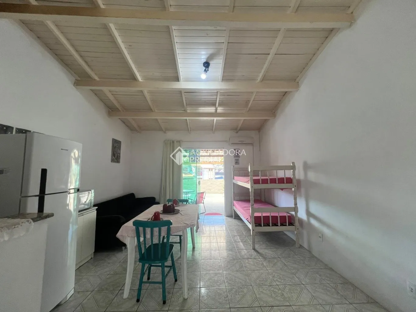 Furnished studio with 38 m², 1 bedroom and 1 bathroom — photo 18