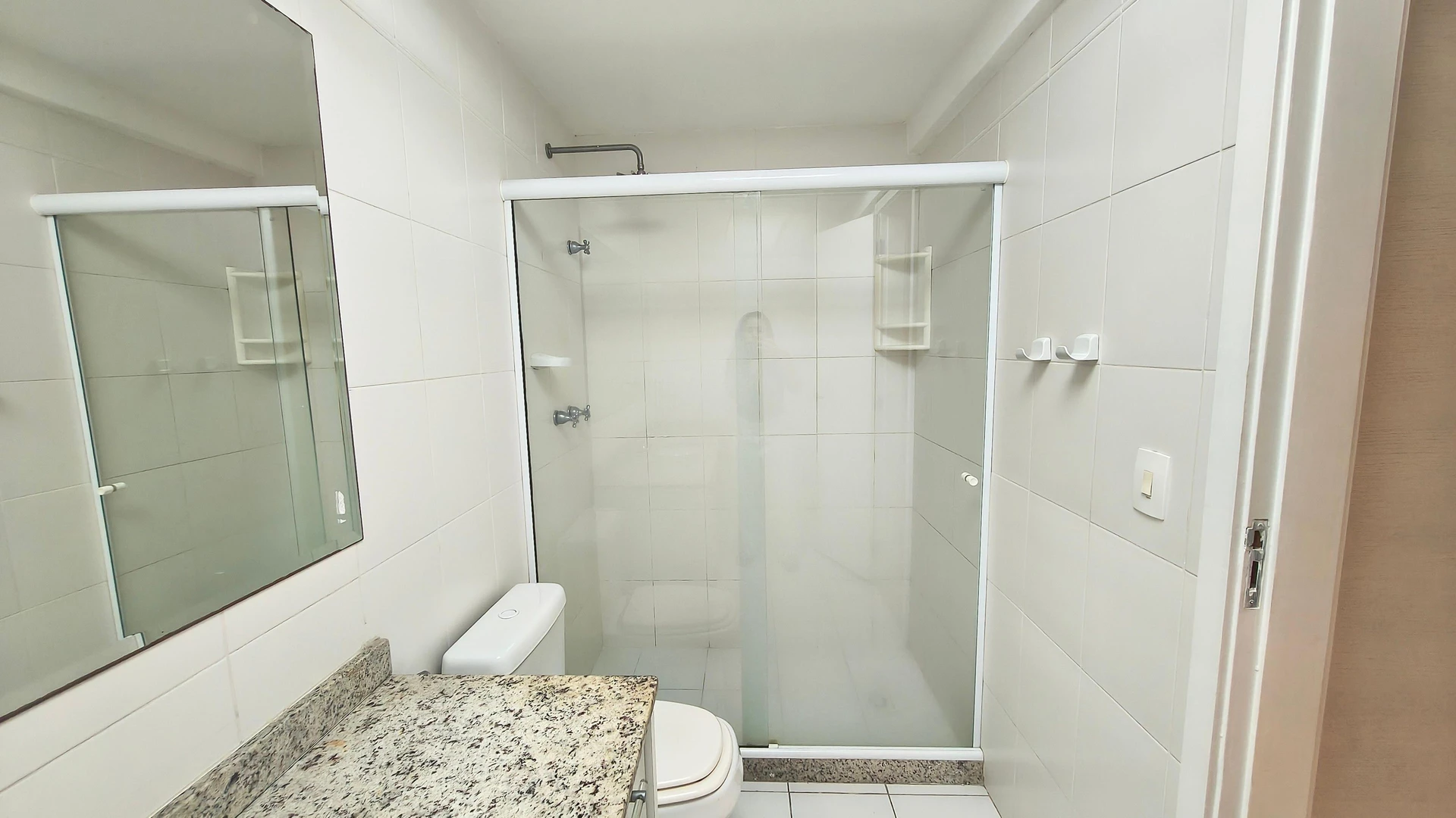 Rent-ready 2-bedroom apartment with balcony — photo 17