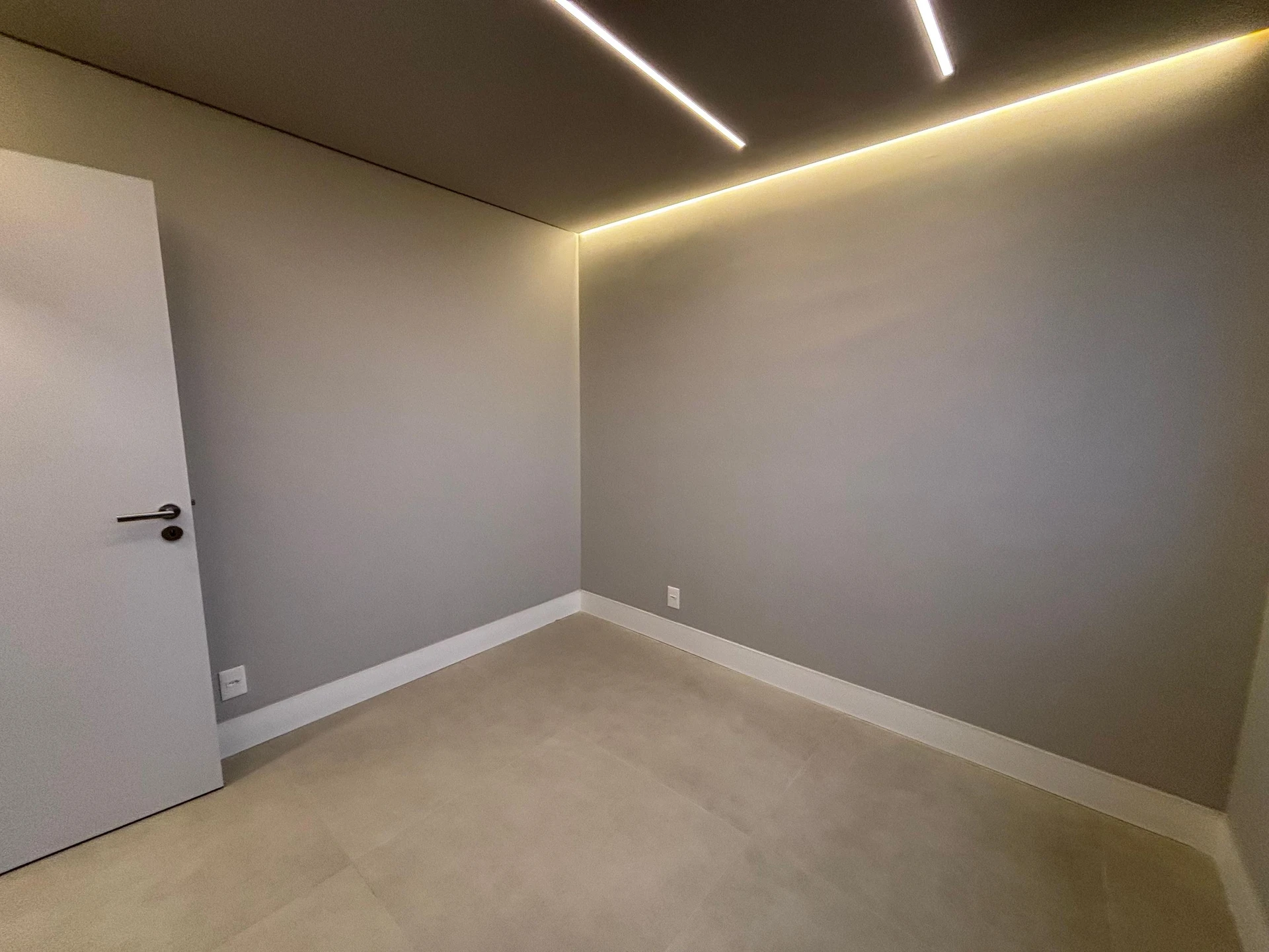 3-bedroom apartment with open-plan kitchen — photo 19