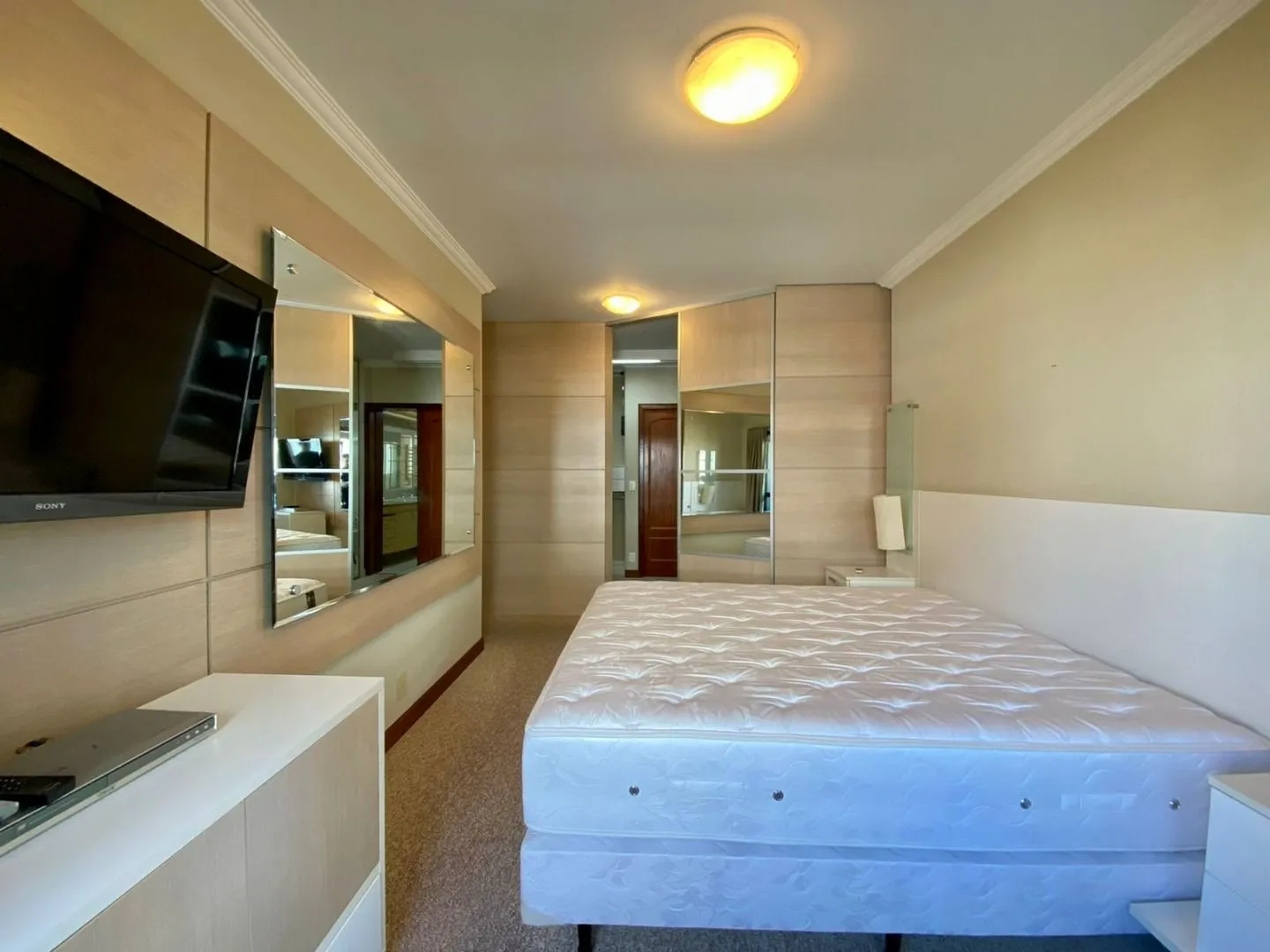 Apartamento mobiliado de 3 dormitórios com 207 m² no 6º andar — photo 22