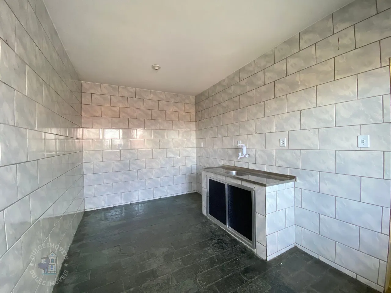 House with no parking: 1 bedroom and 1 bathroom — photo 6