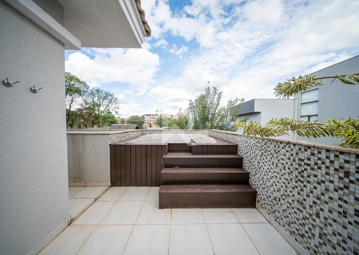 4-bedroom house with a grill on the balcony — photo 34