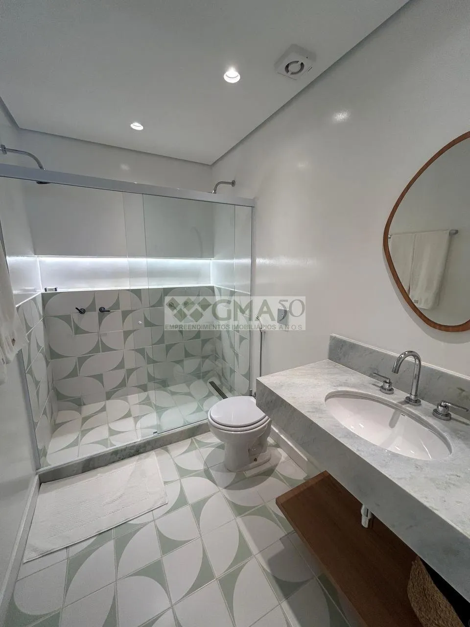 Furnished apartment with 2 bedrooms and 2 bathrooms — photo 12