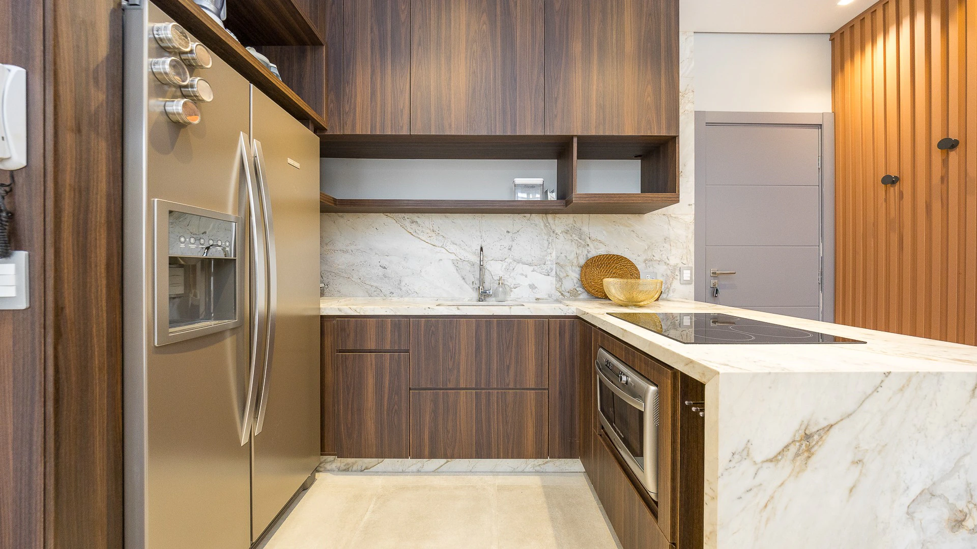 Furnished 1-bedroom apartment with parking and 49 m² — photo 4