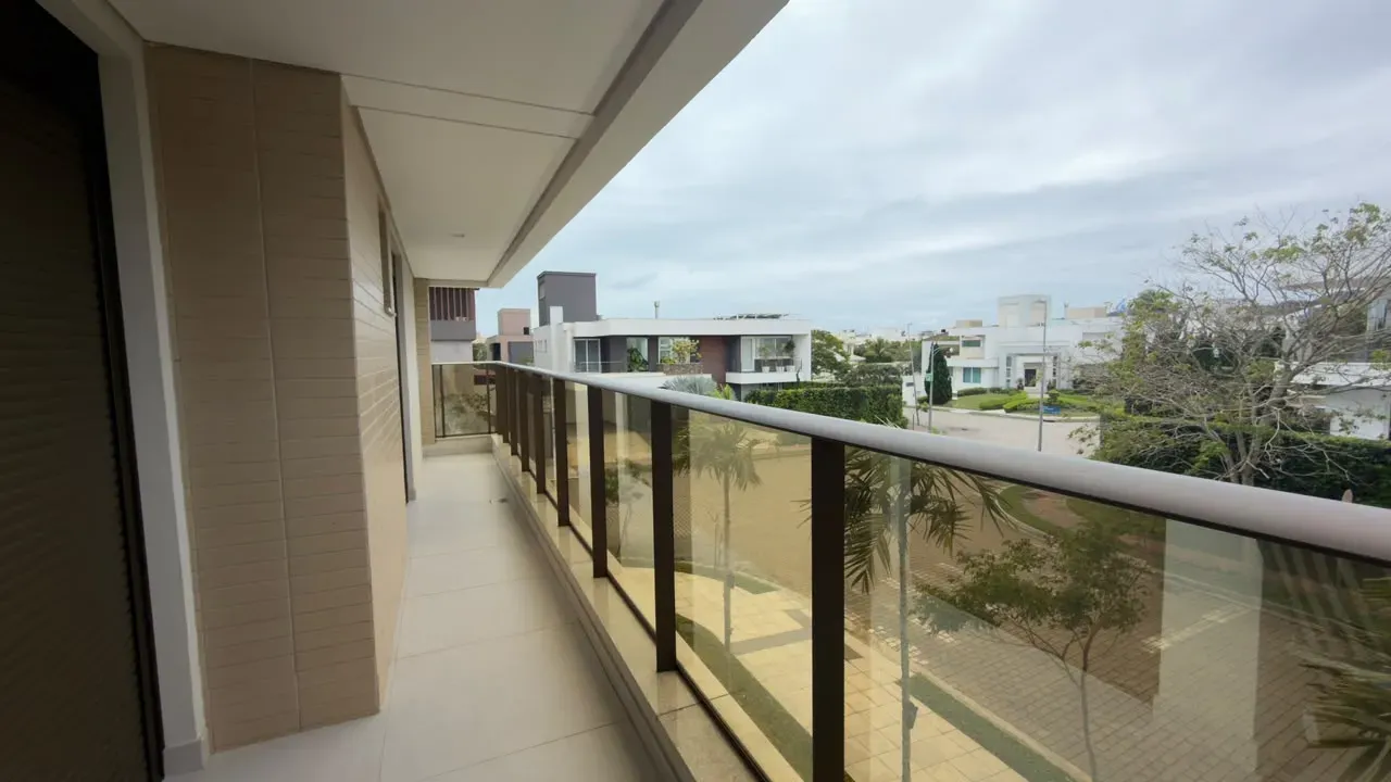 Furnished apartment with open-plan kitchen and 3 en-suites — photo 32