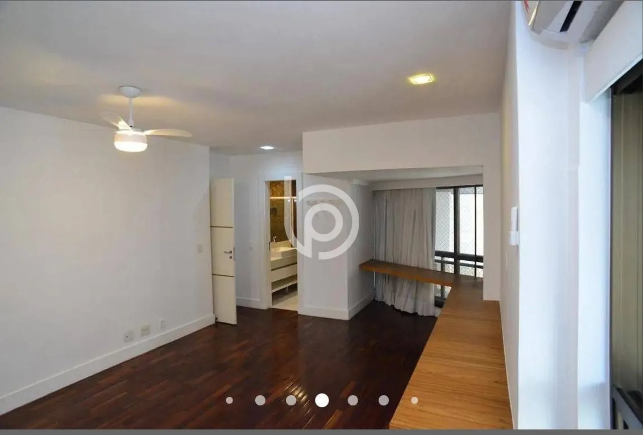4-bedroom apartment with a closed kitchen and gas stove — photo 11
